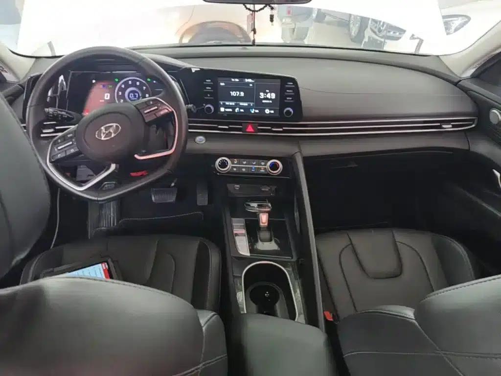 Hyundai Elantra 2021 1.5L CVT GLX Elite Edition — миниатюра 10