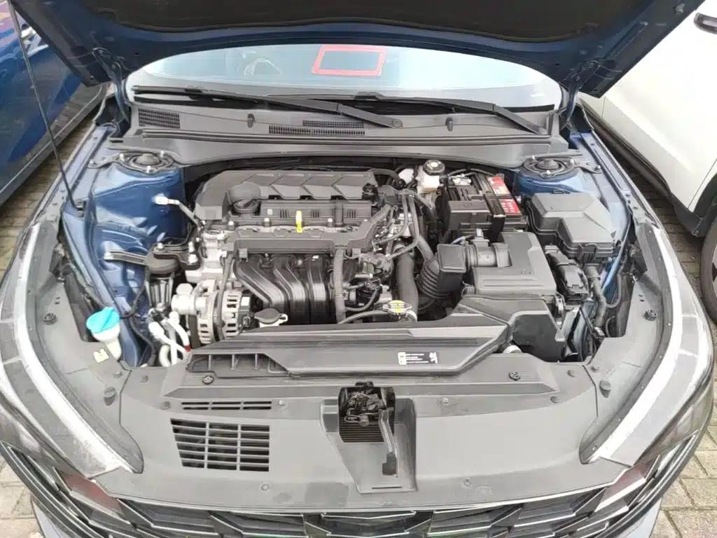 Hyundai Elantra 2021 1.5L CVT LUX Premium Edition — миниатюра 20