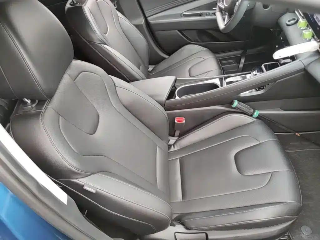 Hyundai Elantra 2021 1.5L CVT LUX Premium Edition — миниатюра 25