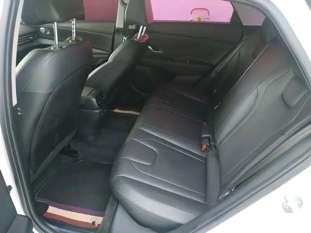 Hyundai Elantra 2023 1.5L CVT GLX Elite Edition — миниатюра 17