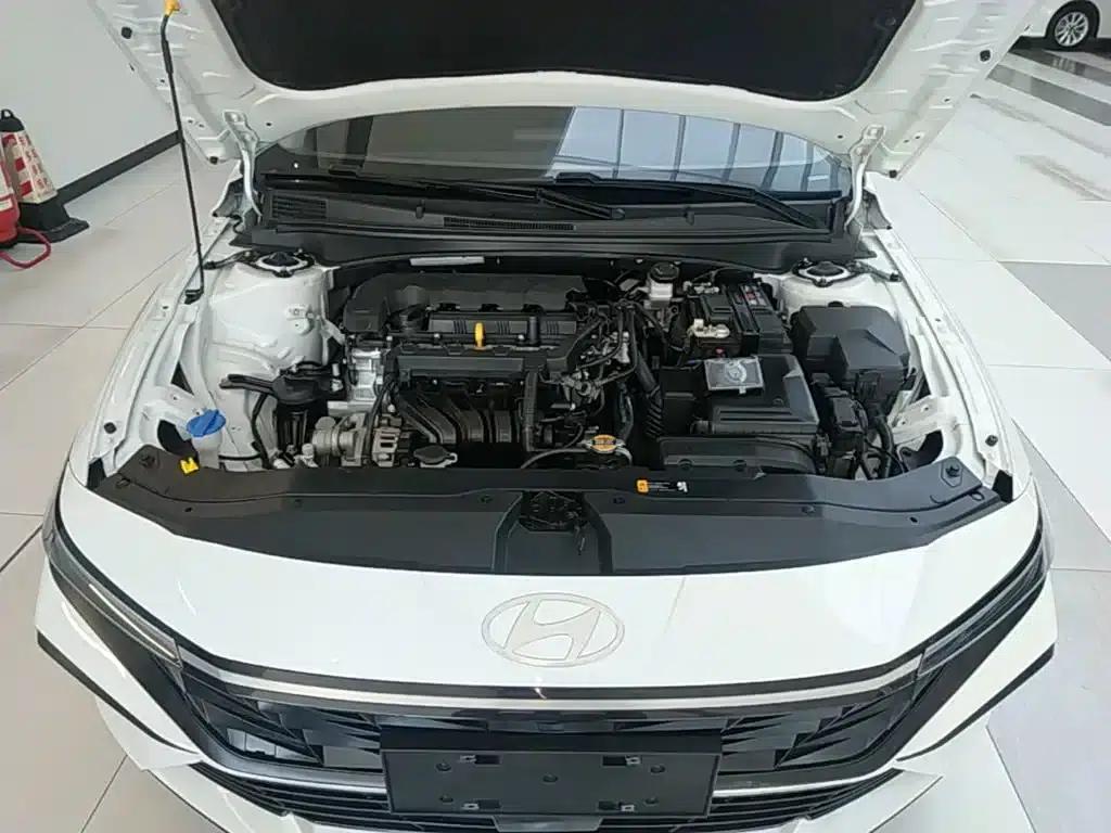 Hyundai Elantra 2023 1.5L CVT GLX Elite Edition — миниатюра 20