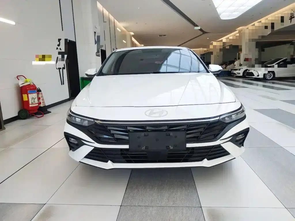 Hyundai Elantra 2023 1.5L CVT GLX Elite Edition — миниатюра 3