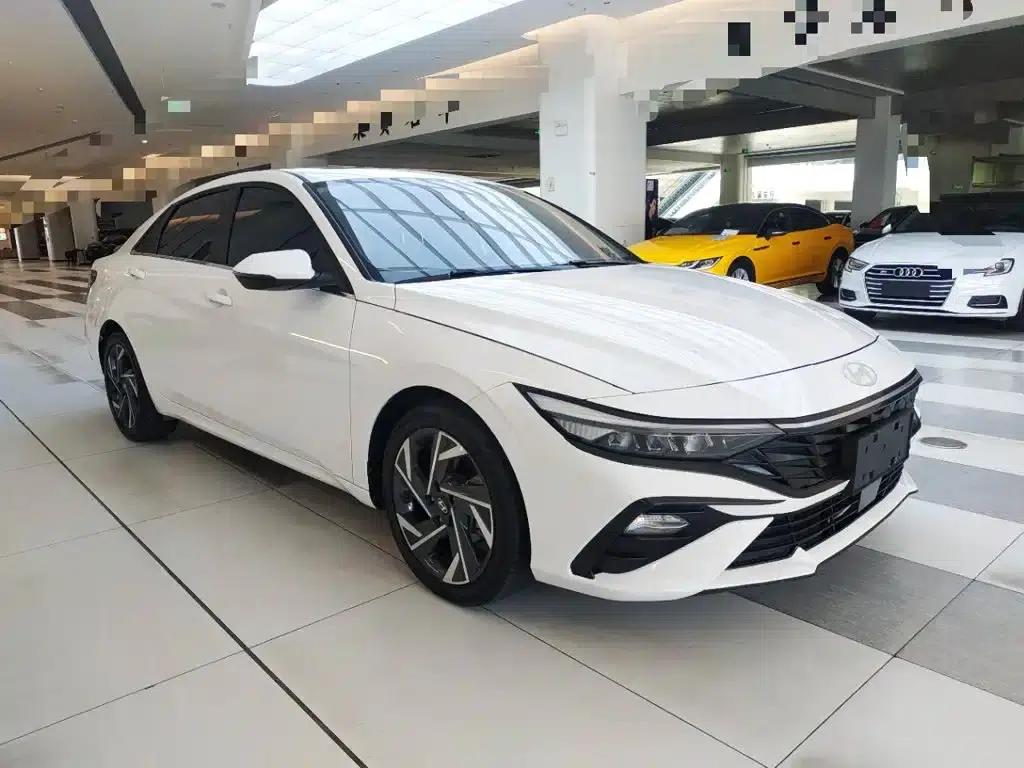 Hyundai Elantra 2023 1.5L CVT GLX Elite Edition — миниатюра 4
