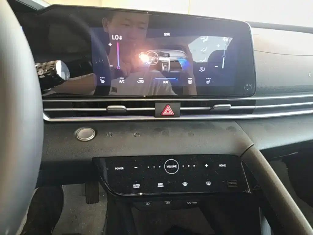Hyundai Elantra 2021 1.5L CVT TOP Flagship Edition — миниатюра 13