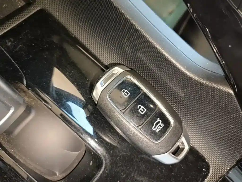 Hyundai Elantra 2021 1.5L CVT TOP Flagship Edition — миниатюра 9