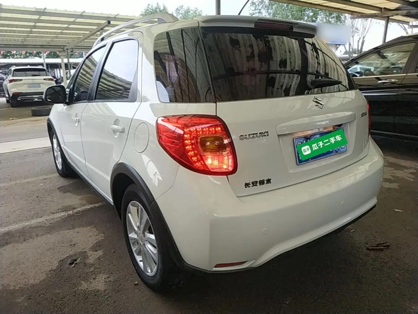 Suzuki SX4 2013 1.6L Automatic CoolRide Model — миниатюра 4
