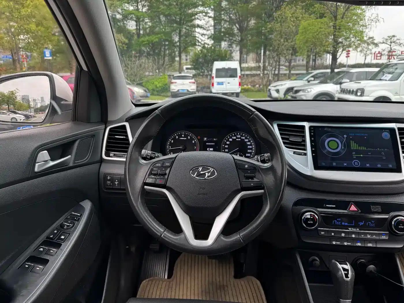 Tucson 2015 1.6T Dual-Clutch Two-Wheel Drive Intelligent Model — миниатюра 7