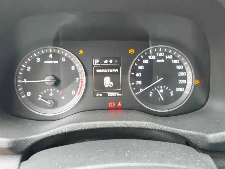 Tucson 2015 1.6T Dual-Clutch Two-Wheel Drive Intelligent Model — миниатюра 14