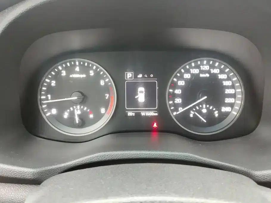 Tucson 2015 1.6T Dual-Clutch Two-Wheel Drive Intelligent Model — миниатюра 14