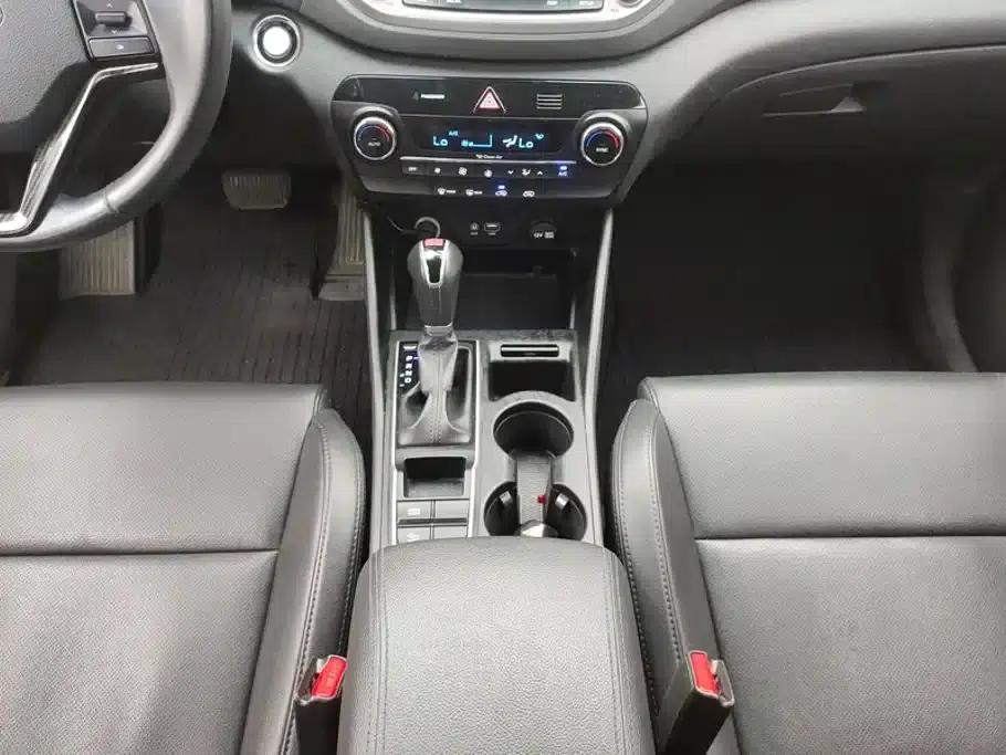 Tucson 2015 1.6T Dual-Clutch Two-Wheel Drive Intelligent Model — миниатюра 16