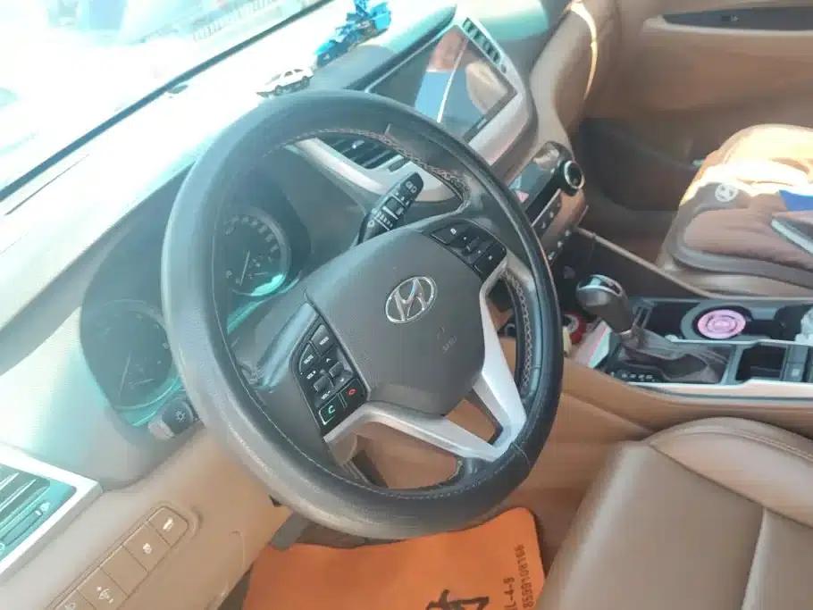 Tucson 2015 2.0L Automatic 2WD Smart Edition — миниатюра 15