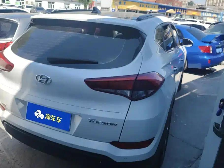 Tucson 2015 2.0L Automatic 2WD Smart Edition — миниатюра 3