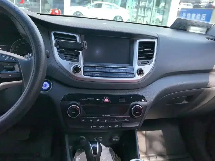 Tucson 2015 1.6T Dual-Clutch Two-Wheel Drive Comfort Model — миниатюра 13