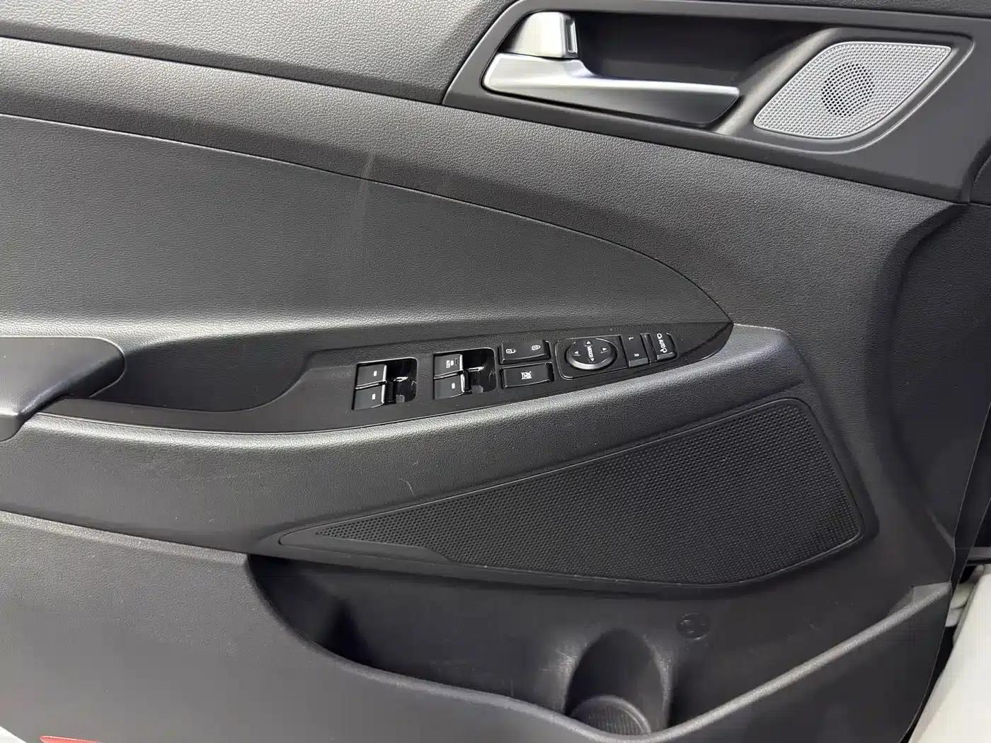 Tucson 2020 280TGDi Dual-Clutch Two-Wheel Drive Fashion Edition (National V Emission Standard) — миниатюра 14