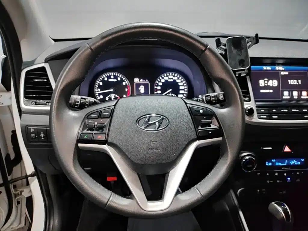 Tucson 2015 1.6T Dual-Clutch Two-Wheel Drive Intelligent Model — миниатюра 11