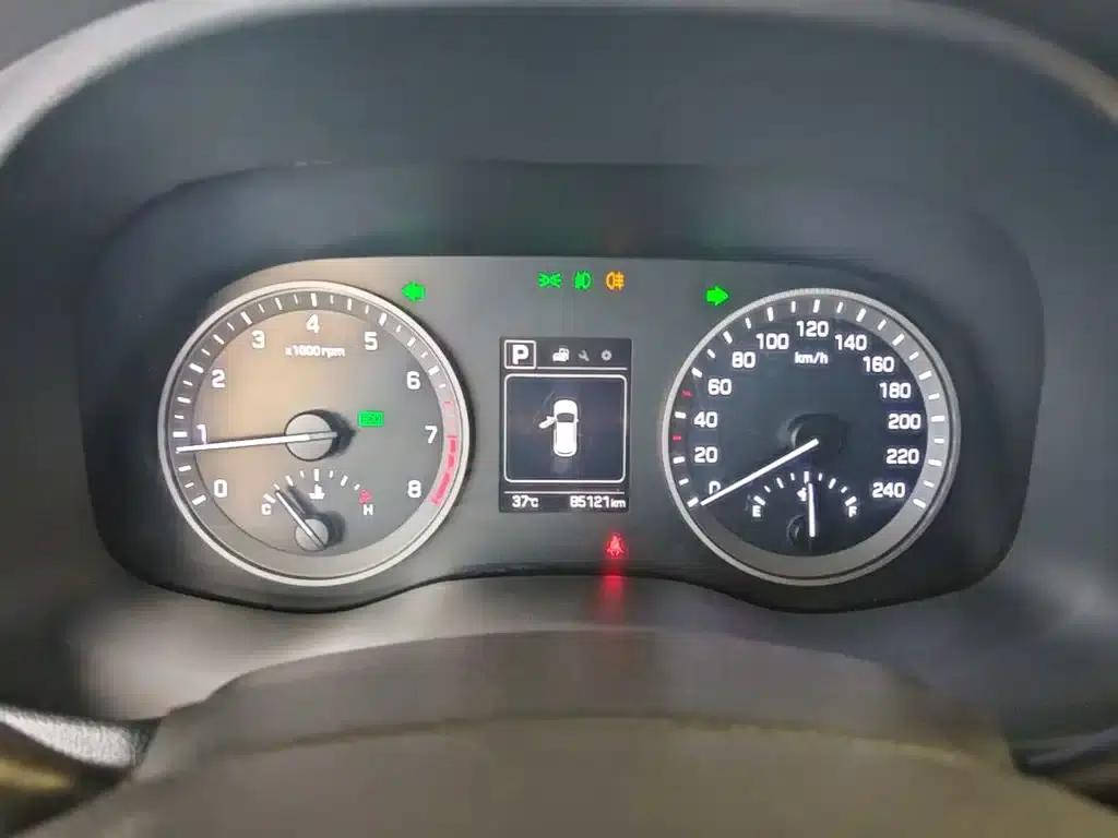 Tucson 2015 1.6T Dual-Clutch Two-Wheel Drive Intelligent Model — миниатюра 12