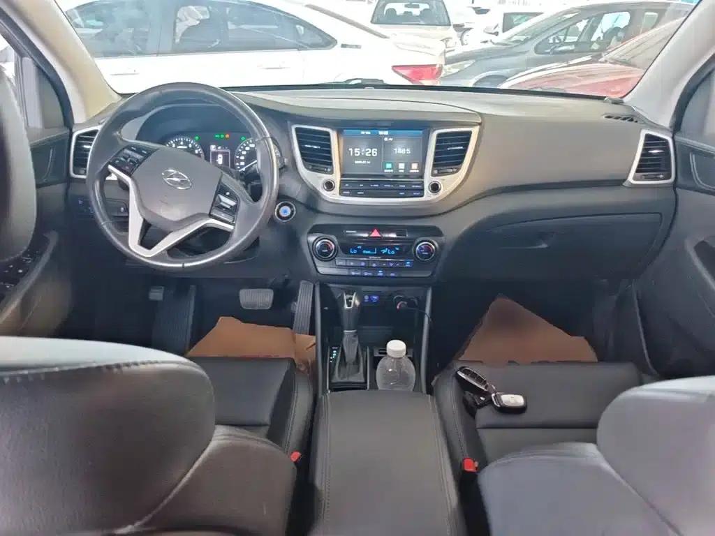 Tucson 2015 1.6T Dual-Clutch Two-Wheel Drive Intelligent Model — миниатюра 10