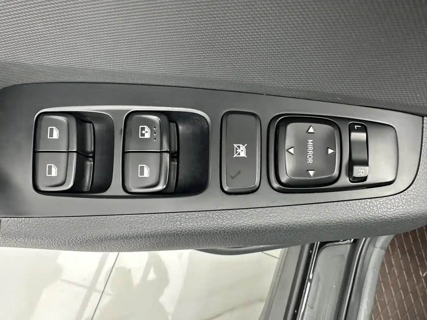 Beijing Hyundai ix35 2021 240TGDi DCT 2WD GLS Leading Edition — миниатюра 12