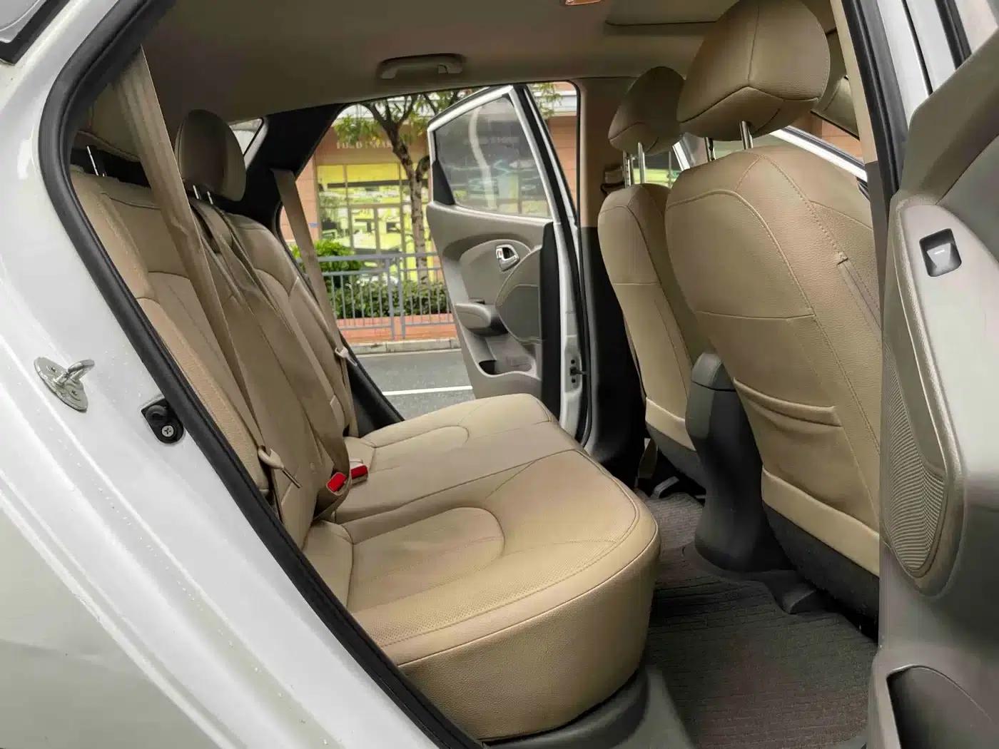 Beijing Hyundai ix35 2013 2.0L Automatic 2WD Smart GLS (National IV Emission Standard) — миниатюра 11