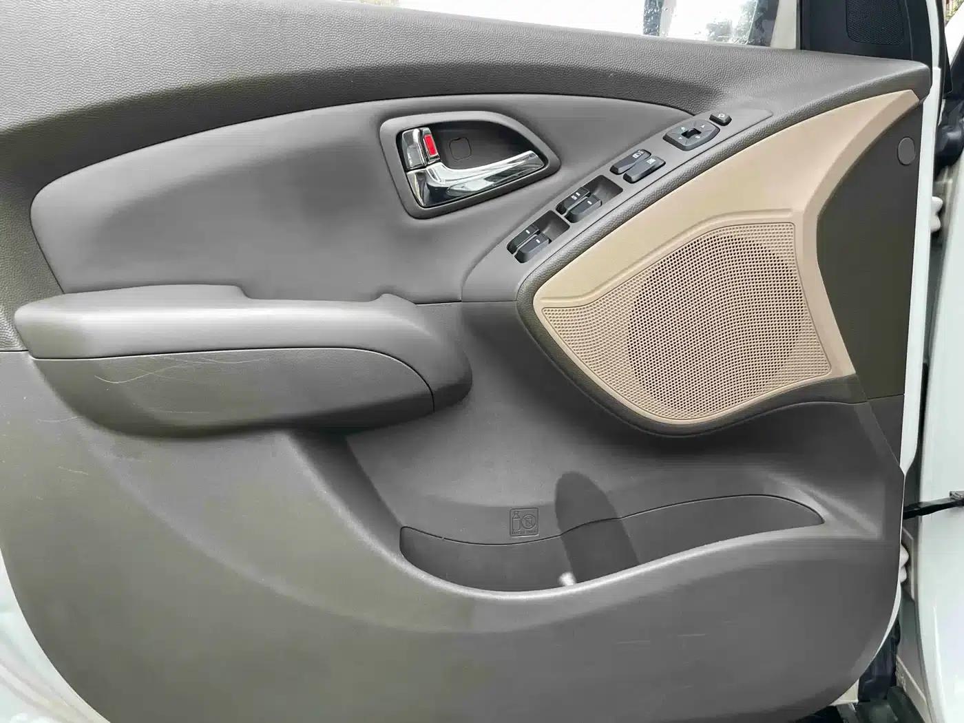 Beijing Hyundai ix35 2013 2.0L Automatic 2WD Smart GLS (National IV Emission Standard) — миниатюра 7