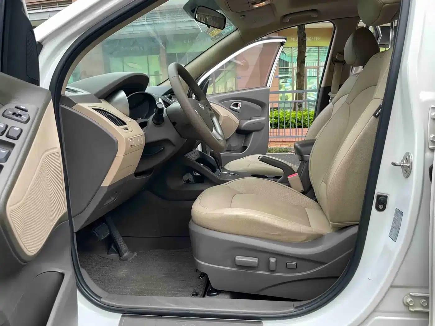 Beijing Hyundai ix35 2013 2.0L Automatic 2WD Smart GLS (National IV Emission Standard) — миниатюра 9