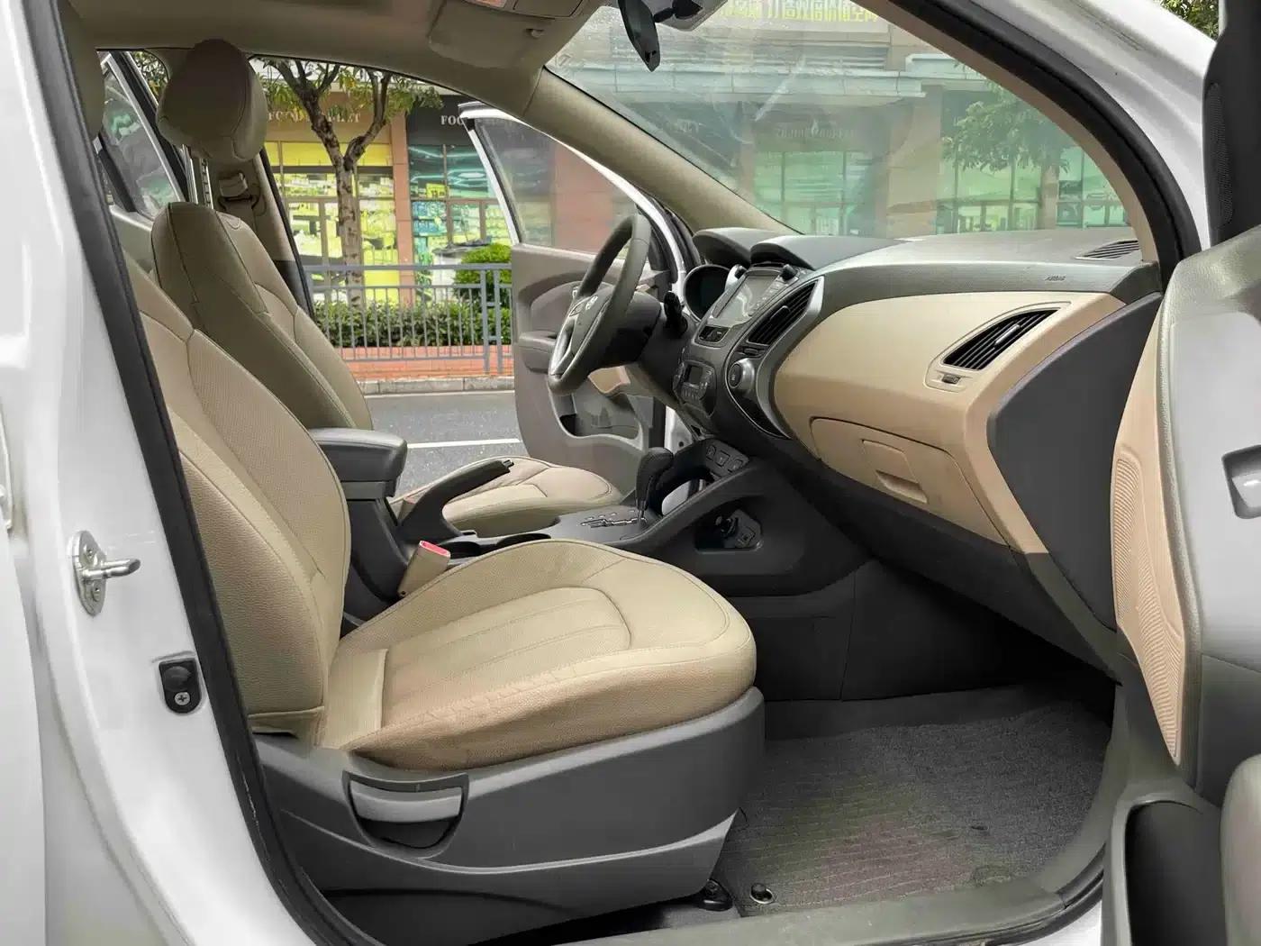 Beijing Hyundai ix35 2013 2.0L Automatic 2WD Smart GLS (National IV Emission Standard) — миниатюра 10