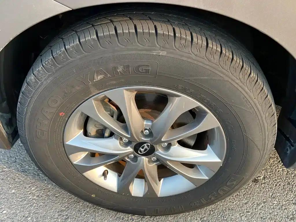 Beijing Hyundai ix35 2013 2.0L Manual 2WD Comfort GL (National IV Emission Standard) — миниатюра 17