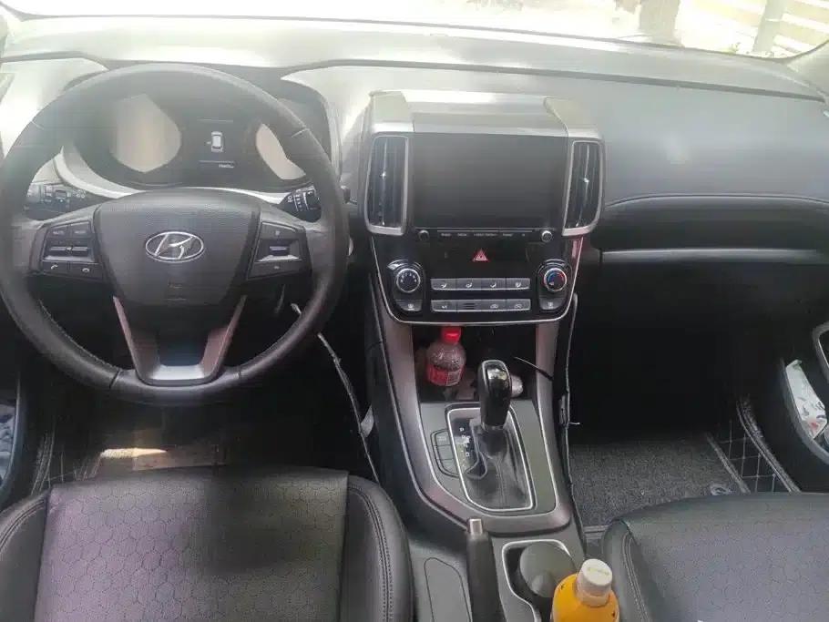 Beijing Hyundai ix35 2018 2.0L Automatic 2WD Smart & Enjoy Edition — миниатюра 12