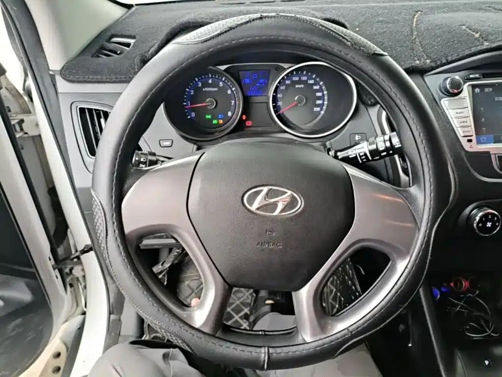 Beijing Hyundai ix35 2015 2.0L Automatic 2WD Comfort Model (National IV Emission Standard) — миниатюра 11