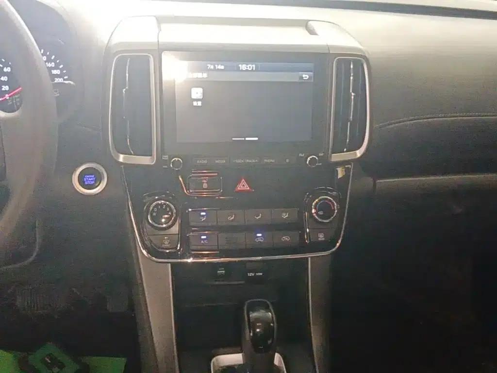 Beijing Hyundai ix35 2019 2.0L Automatic 2WD Smart & Enjoy Edition (National V Emission Standard) — миниатюра 13