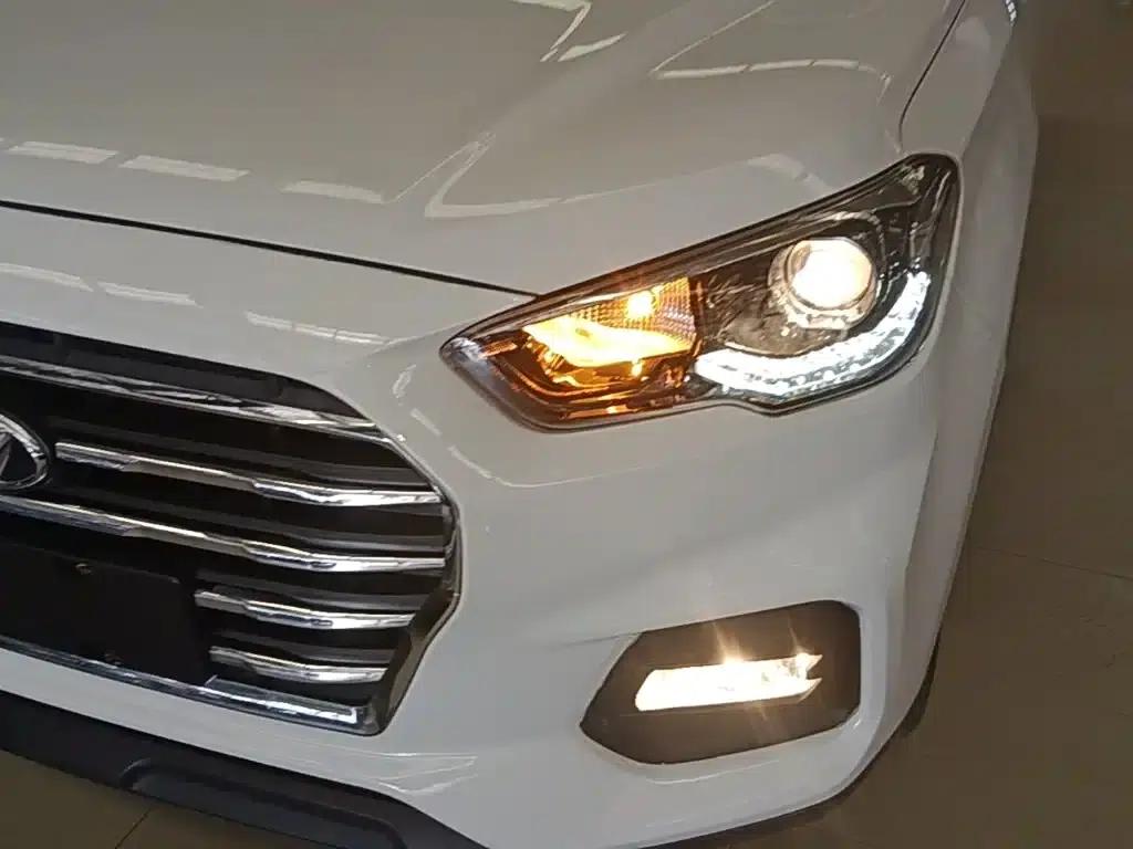 Beijing Hyundai ix35 2019 2.0L Automatic 2WD Smart & Enjoy Edition (National V Emission Standard) — миниатюра 24