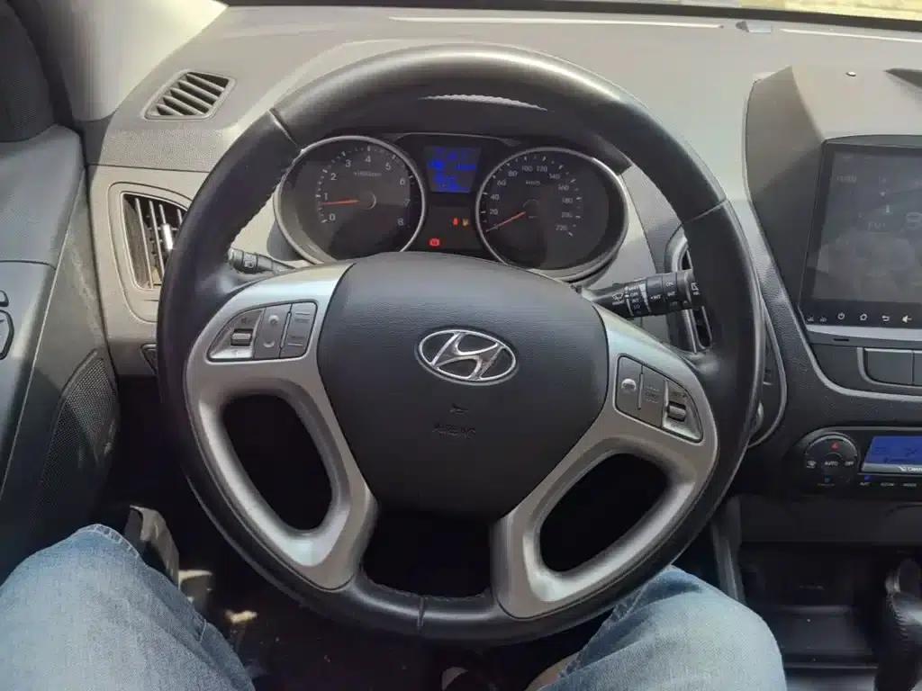 Beijing Hyundai ix35 2015 2.0L Automatic 2WD Smart Model (National V Emission Standard) — миниатюра 11