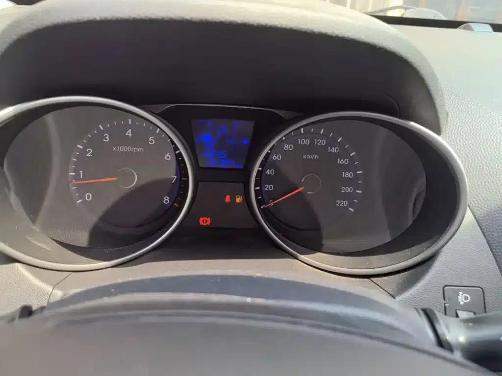 Beijing Hyundai ix35 2015 2.0L Automatic 2WD Smart Model (National V Emission Standard) — миниатюра 12