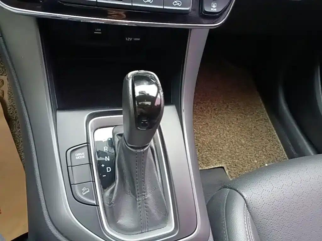 Beijing Hyundai ix35 2018 2.0L Automatic 2WD Smart & Enjoy Edition — миниатюра 14