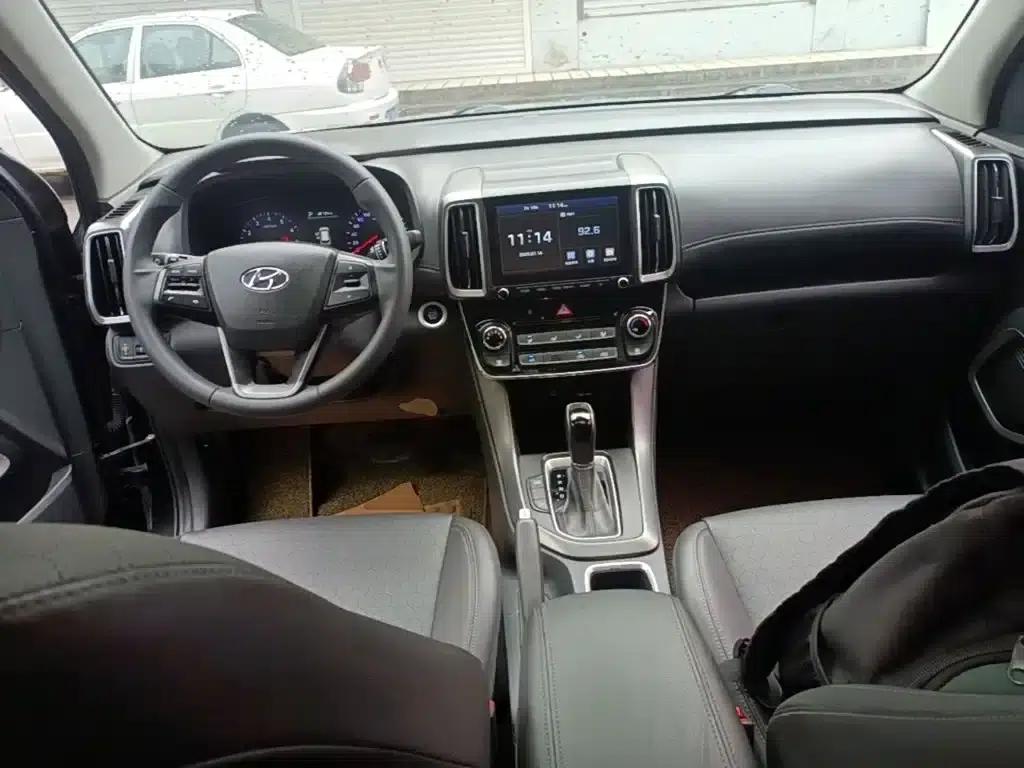 Beijing Hyundai ix35 2018 2.0L Automatic 2WD Smart & Enjoy Edition — миниатюра 10