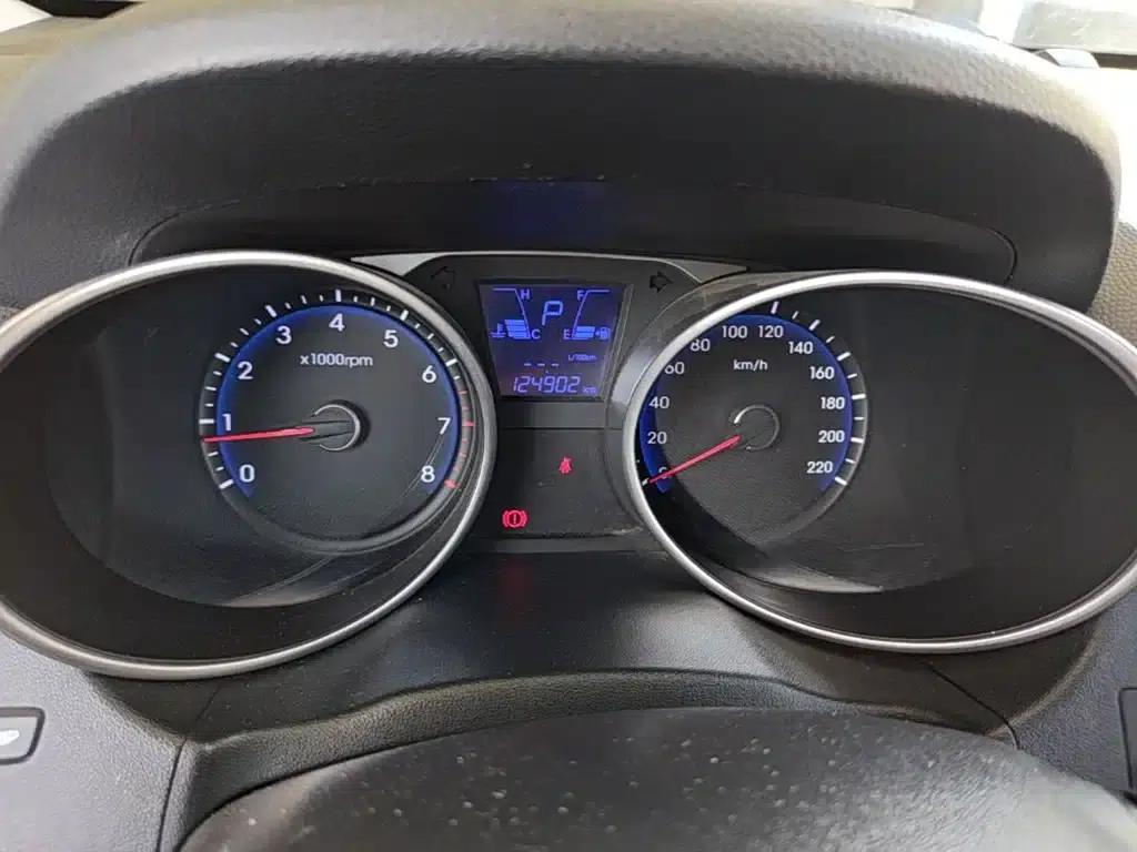Beijing Hyundai ix35 2013 2.0L Automatic 2WD Smart GLS (National IV Emission Standard) — миниатюра 18