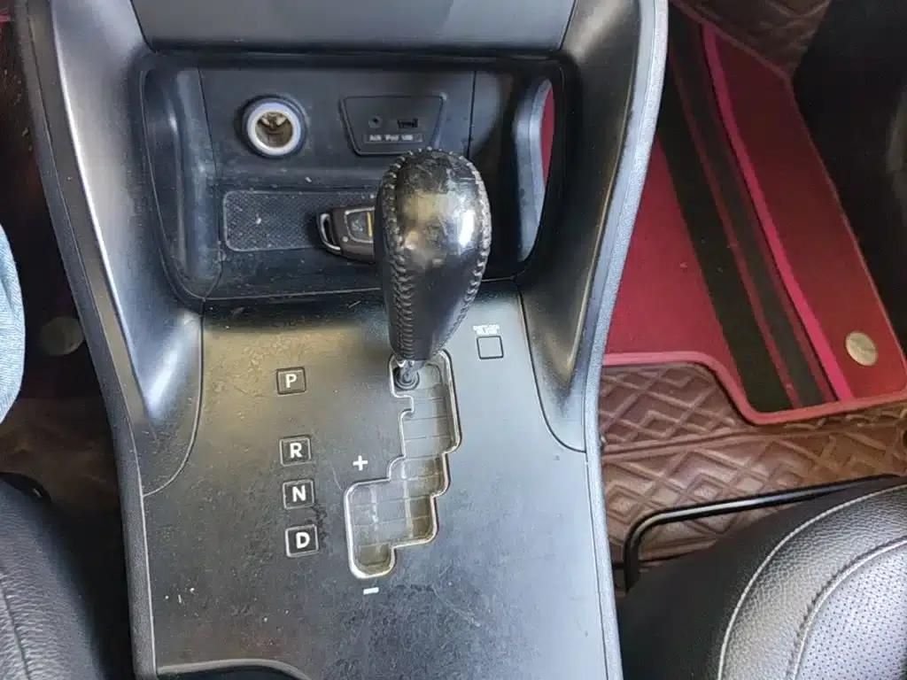 Beijing Hyundai ix35 2013 2.0L Automatic 2WD Smart GLS (National IV Emission Standard) — миниатюра 21