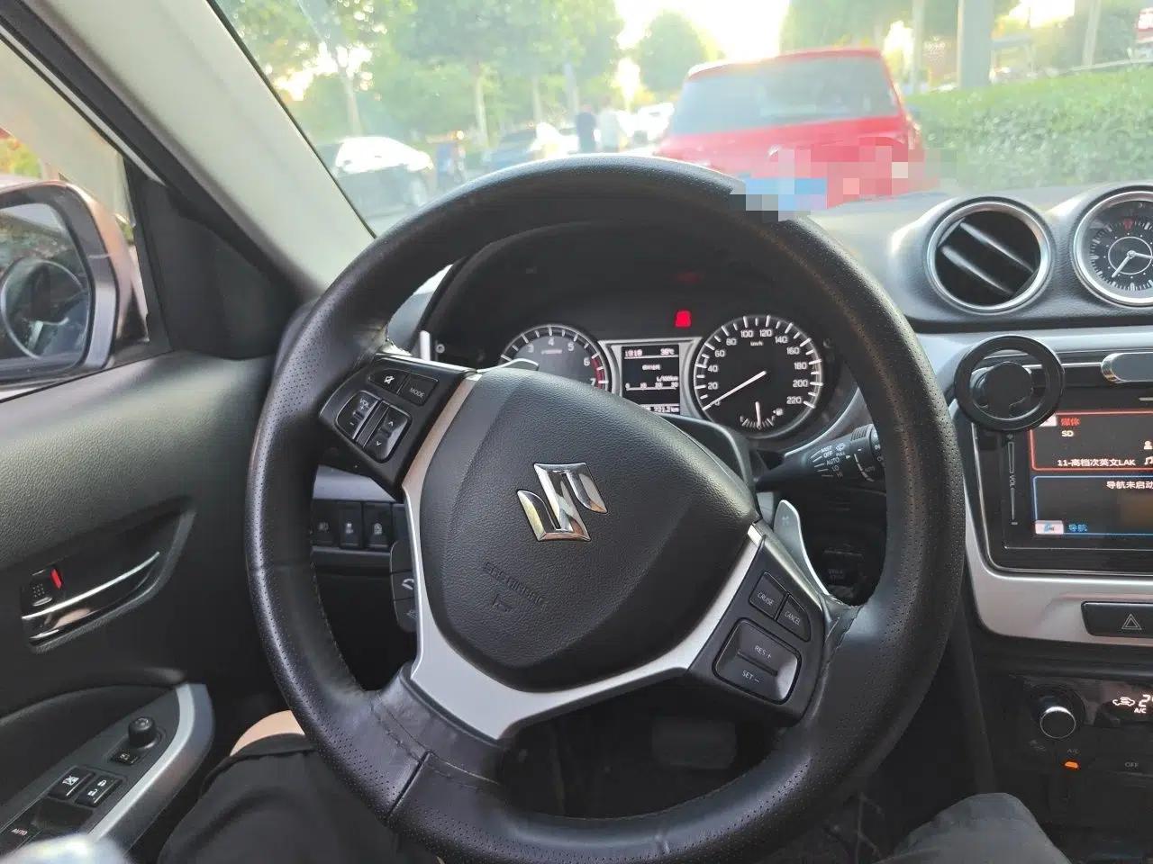 Suzuki Vitara 2016 1.4T Automatic Two-Wheel Drive Luxury Version — миниатюра 10