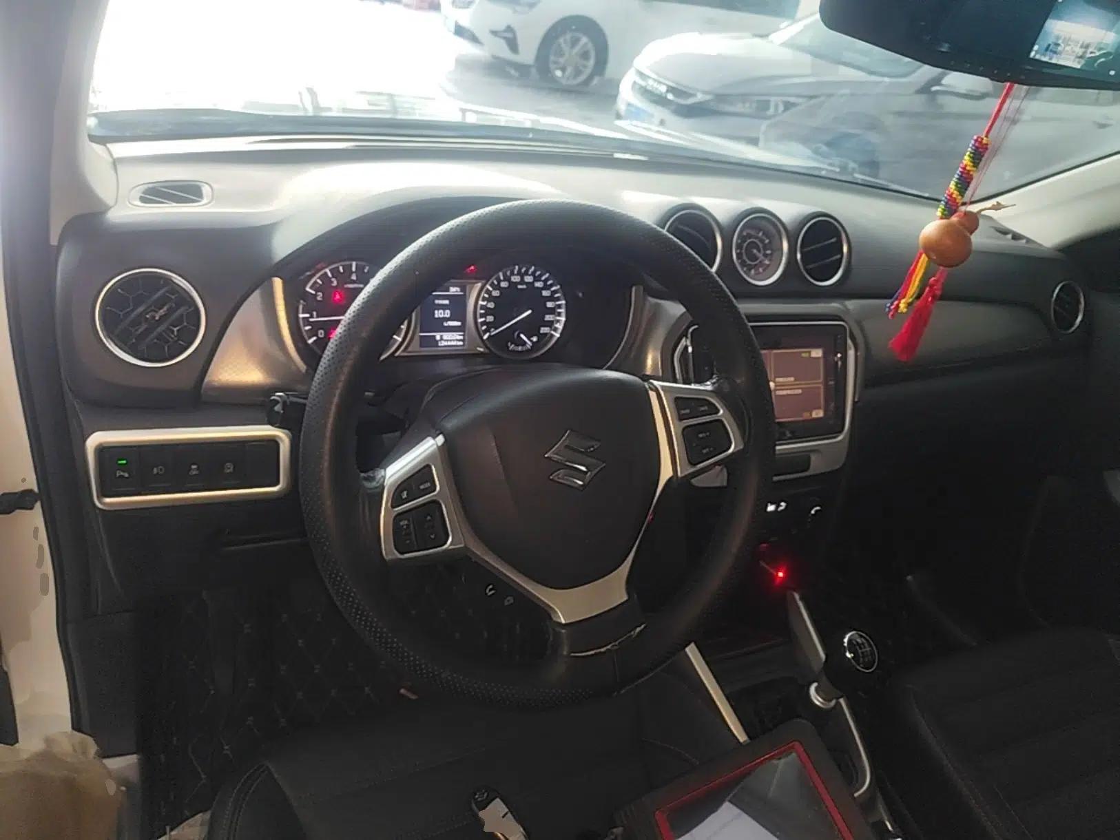 Suzuki Vitara 2016 1.4T Manual Two-Wheel Drive Luxury Model — миниатюра 12