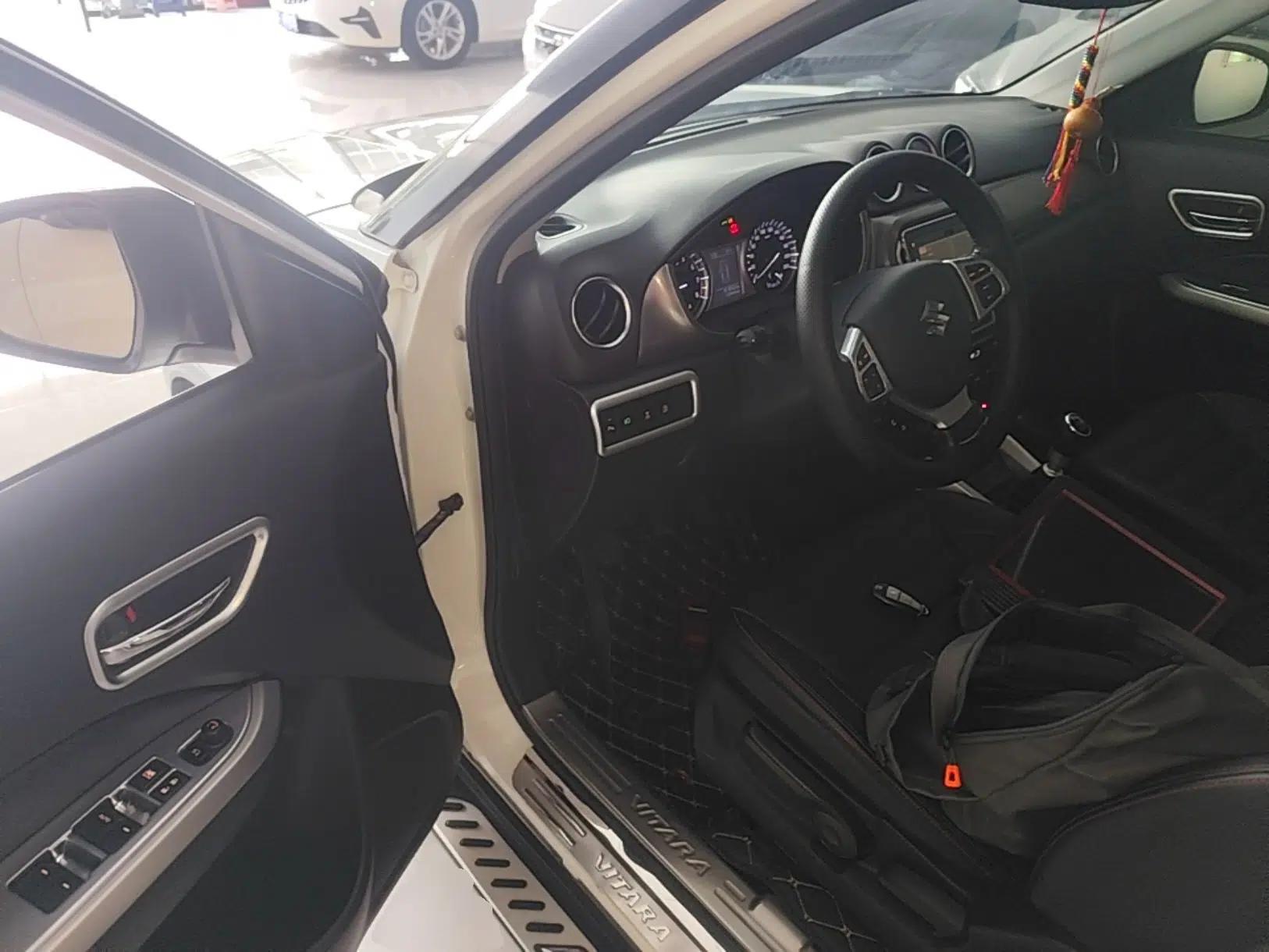 Suzuki Vitara 2016 1.4T Manual Two-Wheel Drive Luxury Model — миниатюра 18