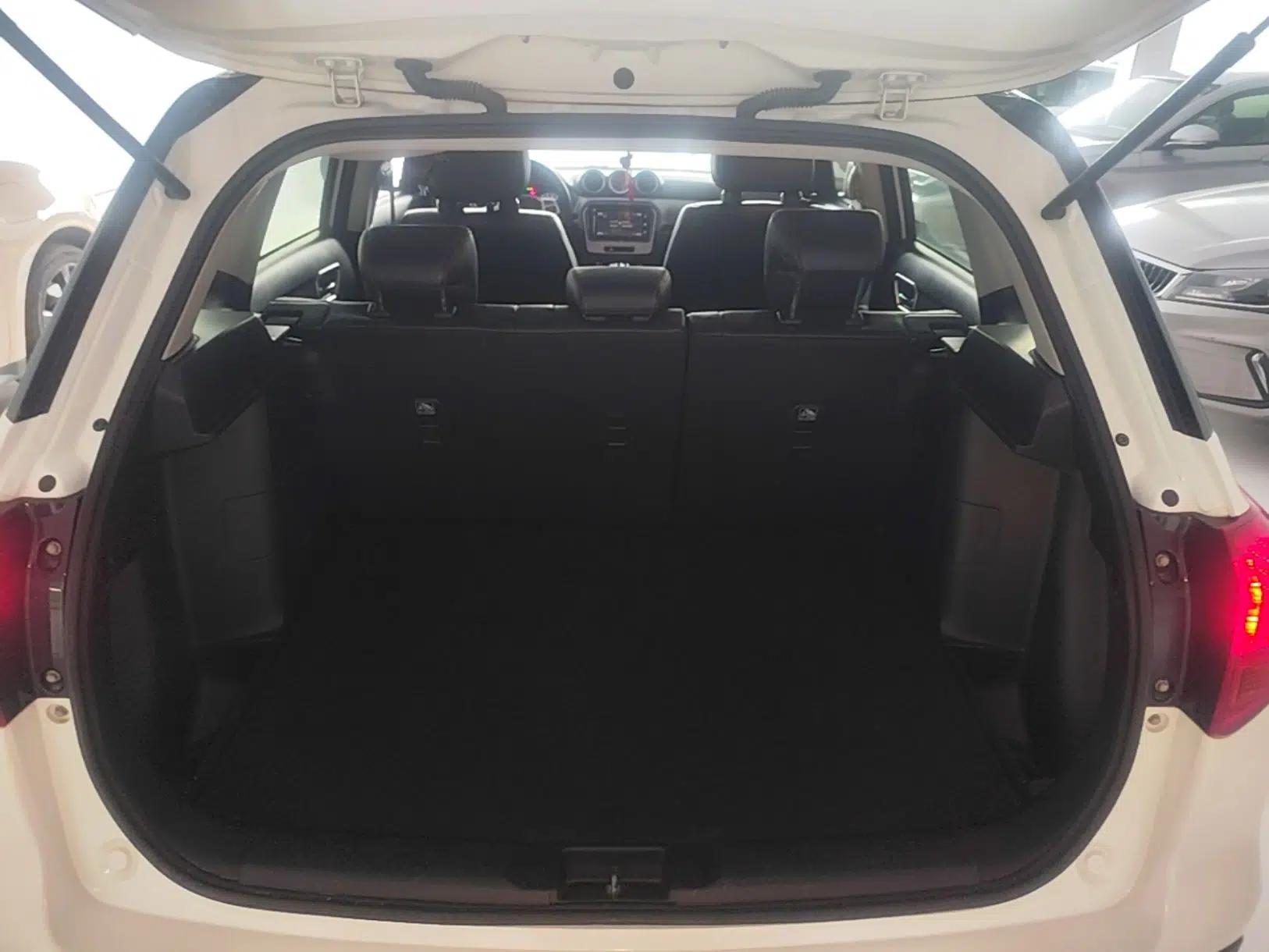 Suzuki Vitara 2016 1.4T Manual Two-Wheel Drive Luxury Model — миниатюра 22