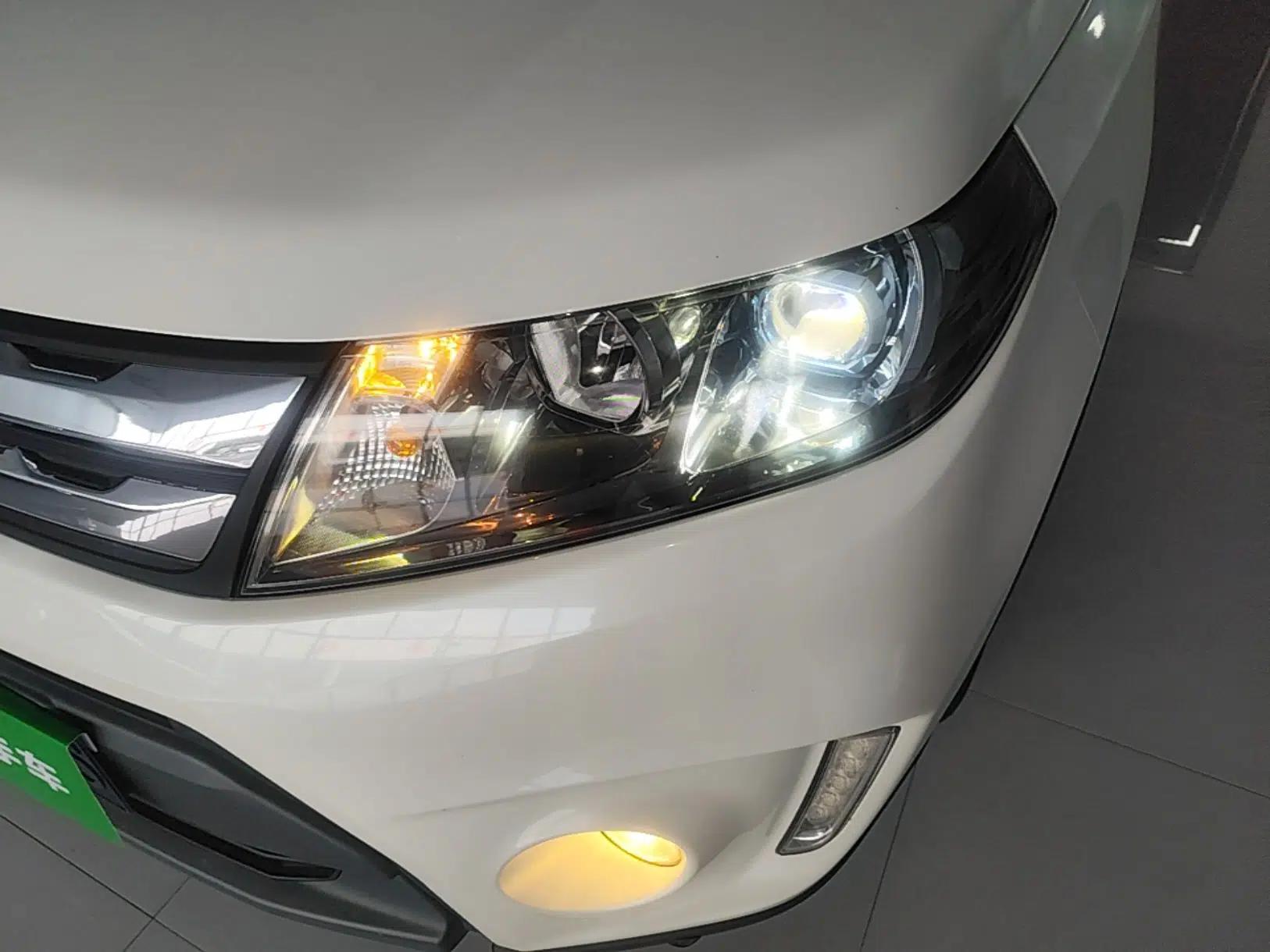 Suzuki Vitara 2016 1.4T Manual Two-Wheel Drive Luxury Model — миниатюра 8
