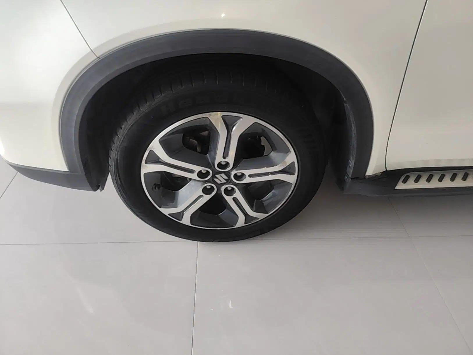 Suzuki Vitara 2016 1.4T Manual Two-Wheel Drive Luxury Model — миниатюра 10