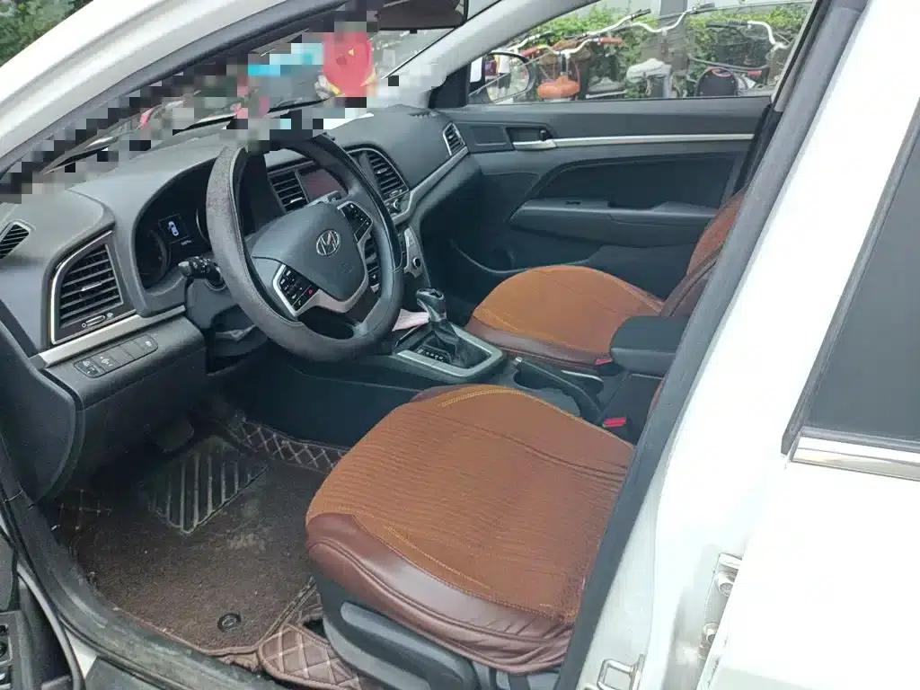 Hyundai Elantra 2016 1.6L Automatic Smart Elite Edition — миниатюра 16
