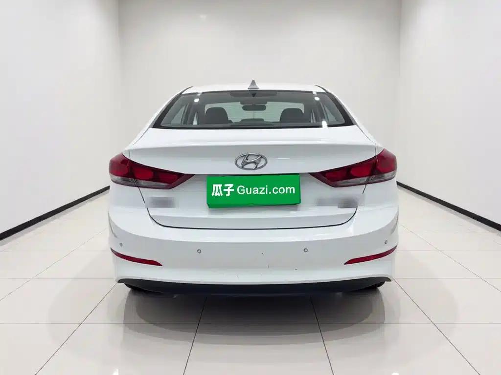 Hyundai Elantra 2016 1.6L Automatic Smart Elite Edition — миниатюра 5