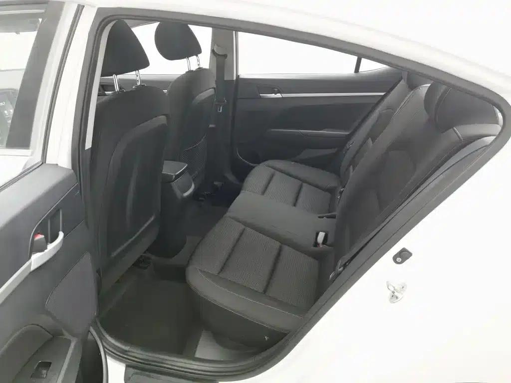 Hyundai Elantra 2016 1.6L Automatic Smart Elite Edition — миниатюра 15