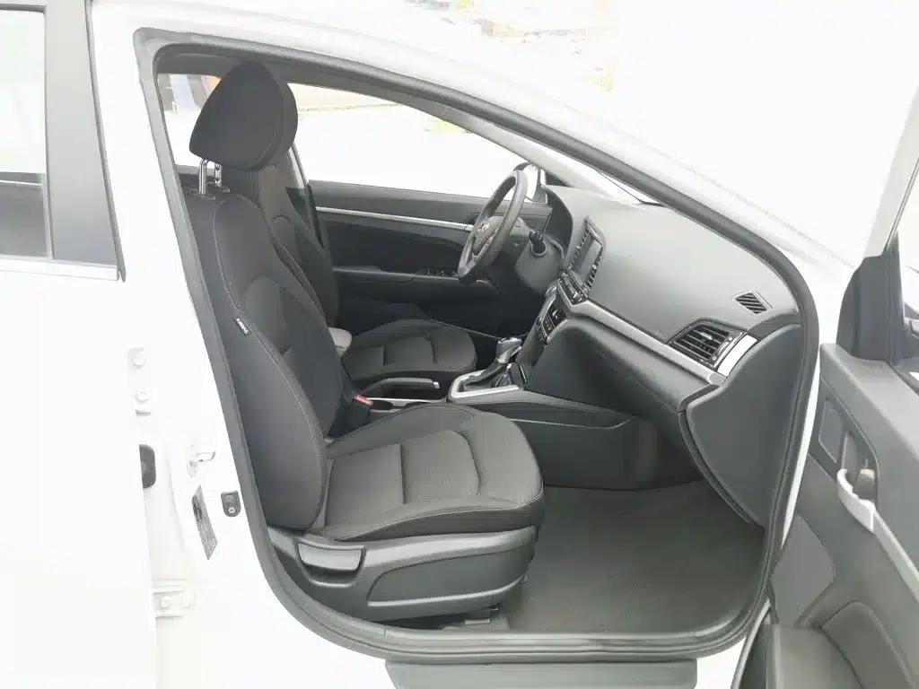Hyundai Elantra 2016 1.6L Automatic Smart Elite Edition — миниатюра 23