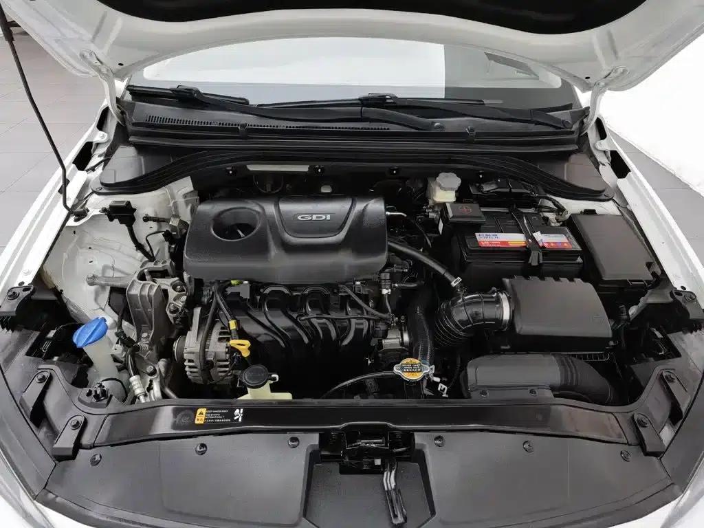 Hyundai Elantra 2016 1.6L Automatic Smart Elite Edition — миниатюра 6