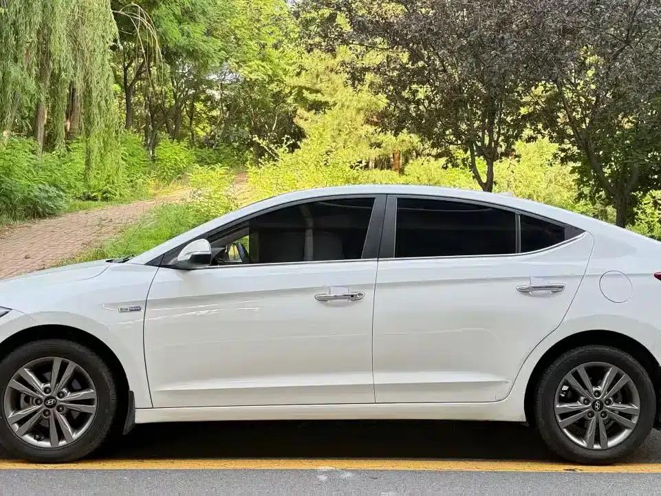 Hyundai Elantra 2016 1.4T Dual-Clutch Dynamic Elite Edition — миниатюра 2