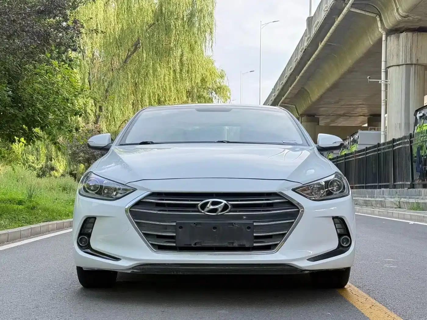 Hyundai Elantra 2016 1.4T Dual-Clutch Dynamic Elite Edition — миниатюра 3